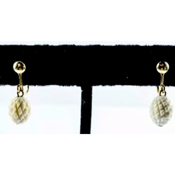 Jewelry - Pair Vintage Egg Shape Earrings with Screwbacks